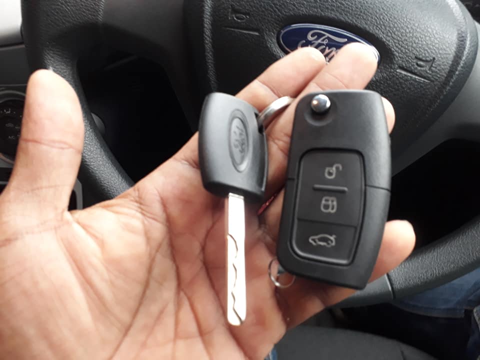 Chìa khóa xe Ford Fiesta 