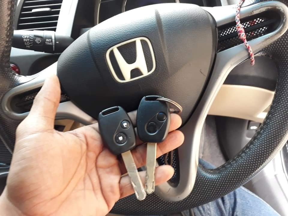 Làm chìa khóa xe ô tô Honda Civic G