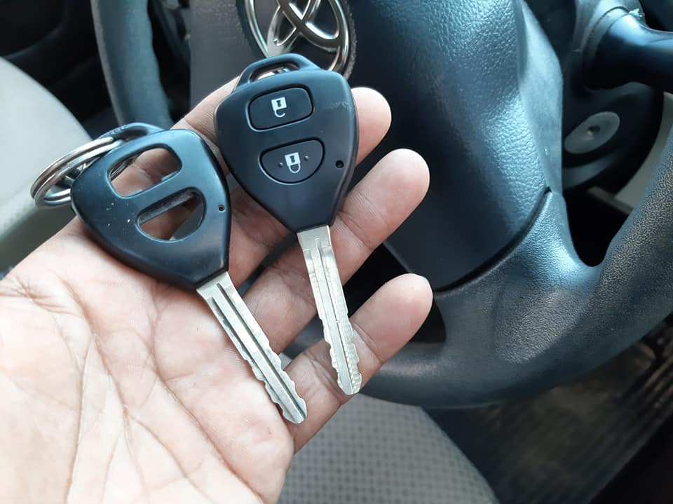 Chìa khóa xe Toyota Vios 2 nút ( 2005 - 2015)