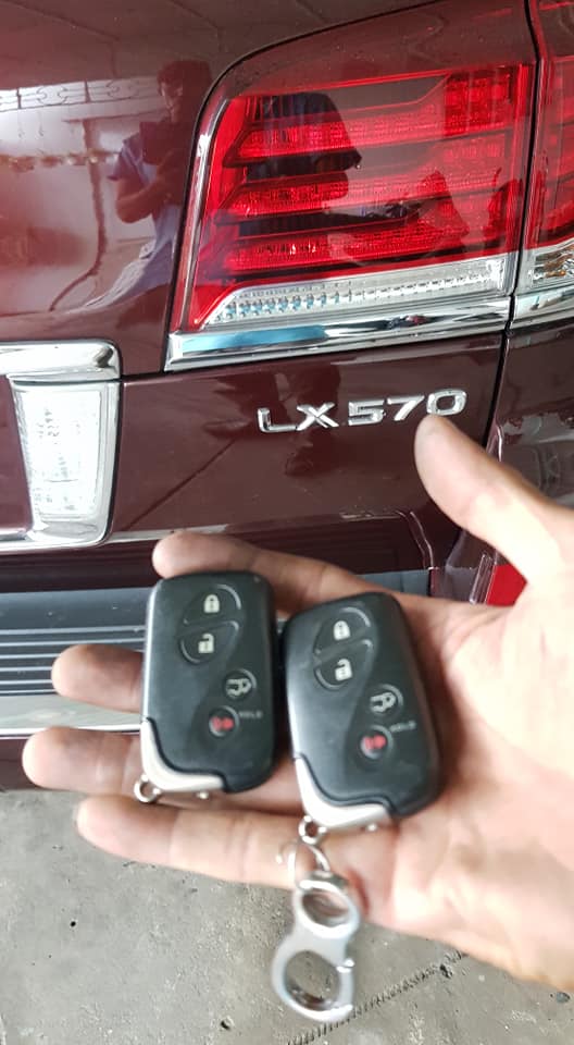 Làm chìa khóa xe Lexus LX 570