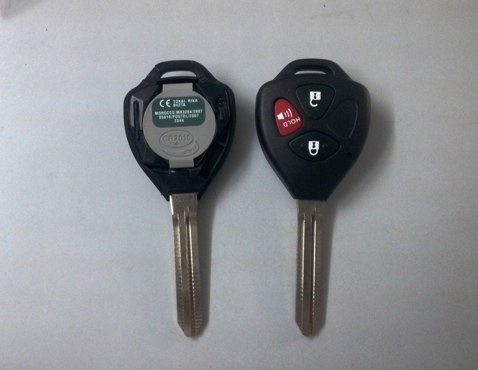 Chìa khóa remote xe Innova 3 nút