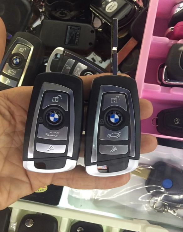 Hình ảnh chìa khóa cũ xe BMW 328i