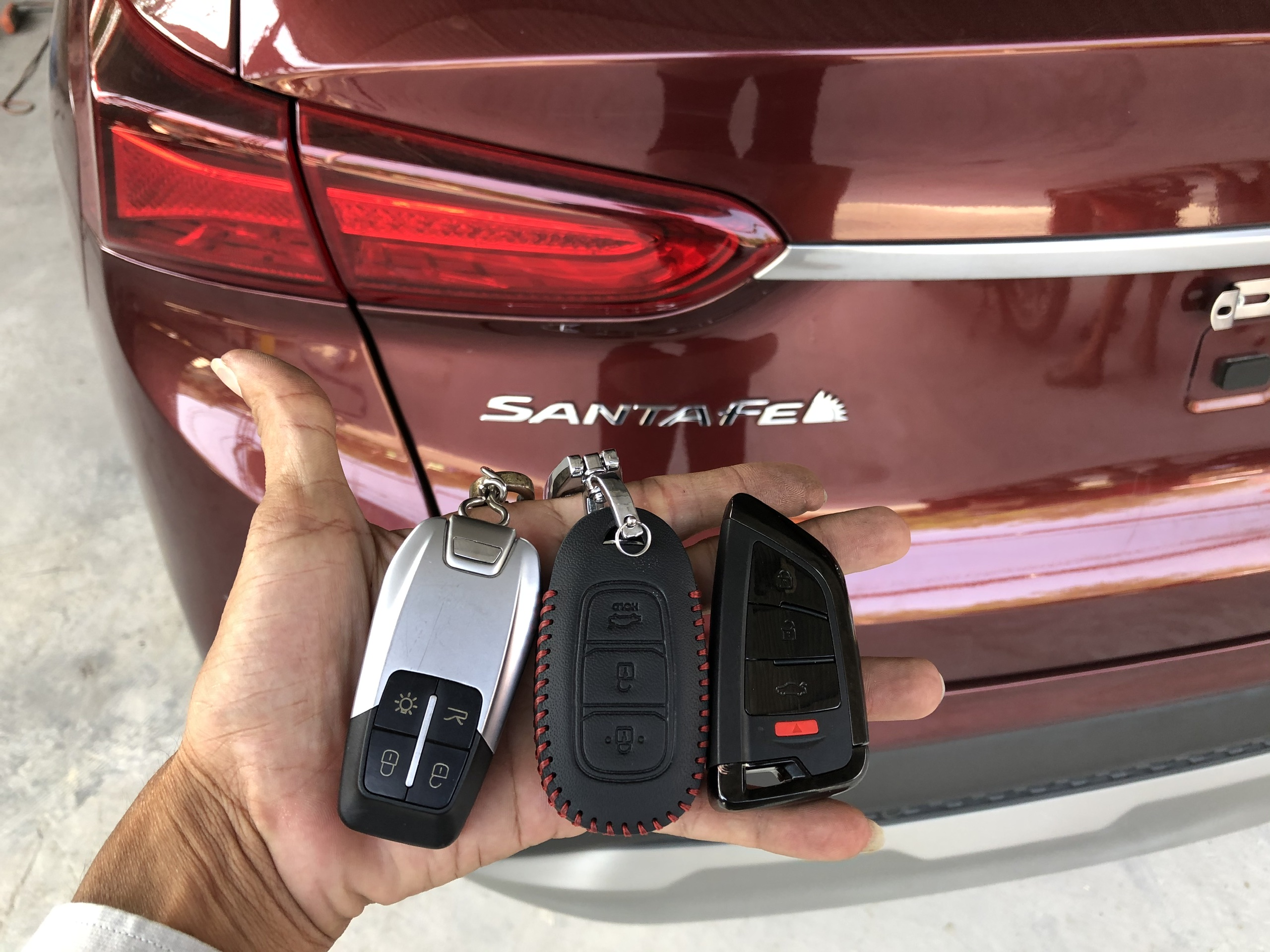 Cần cung cấp thông tin gì khi làm chìa khóa xe Hyundai SantaFe?