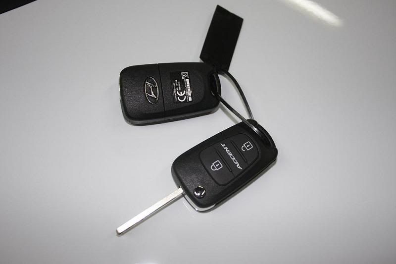 Làm chìa khóa remote Hyundai Accent 