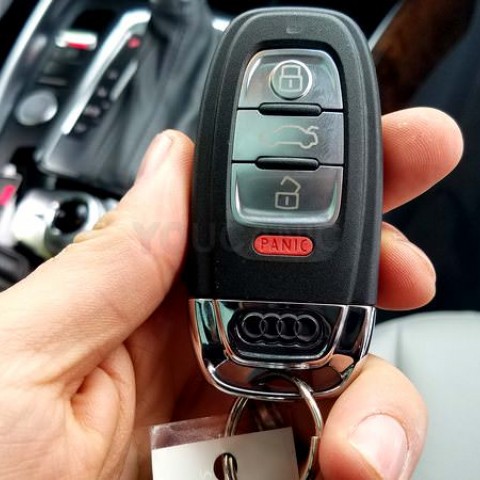 Chìa khóa thông minh smartkey Audi A2, A4, A6, A8 4 nút