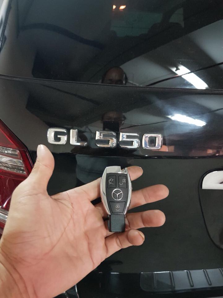 Làm chìa khóa xe Mercedes GL 550