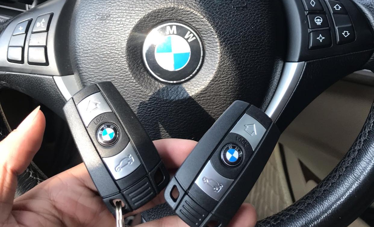 Làm chìa khóa xe BMW X6 3 nút