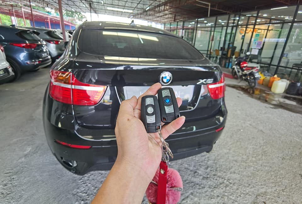 Hình ảnh chìa khóa hoặc xe BMW X6