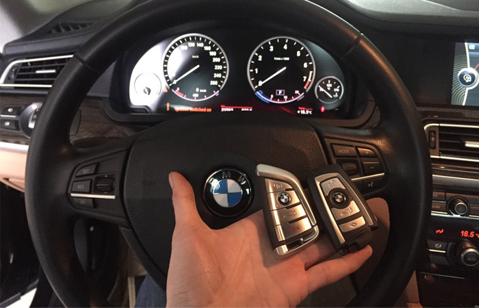 Làm chìa khóa xe BMW X3