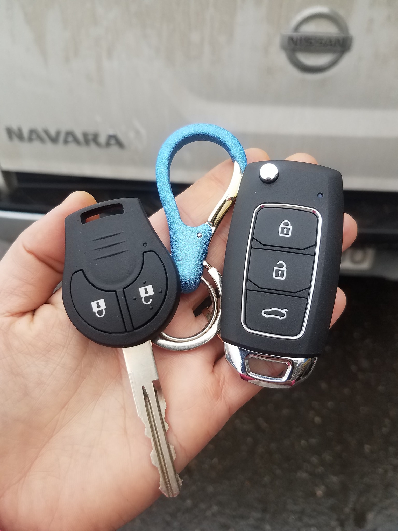 Thay vỏ chìa khóa xe Nissan Navara