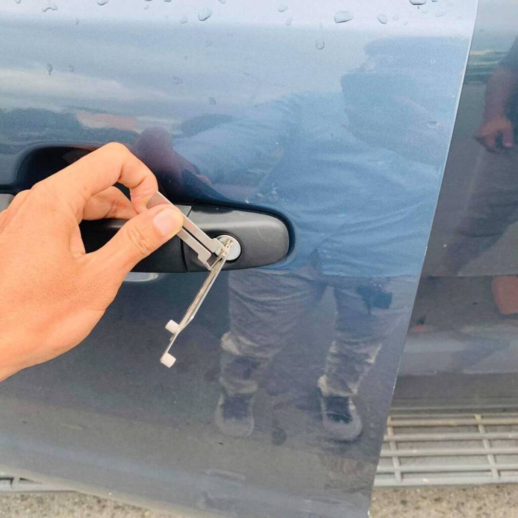 Công cụ mở khóa xe BMW